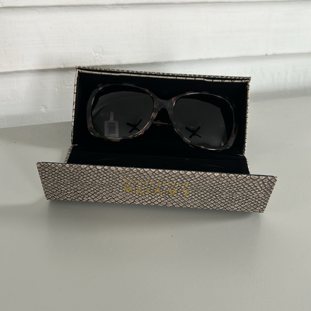 La Vita by Price Revaux Tortoise Sunglasses w/Case - Picture 4 of 11